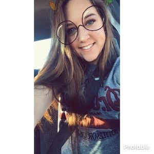 Meet your Posher, Karlie